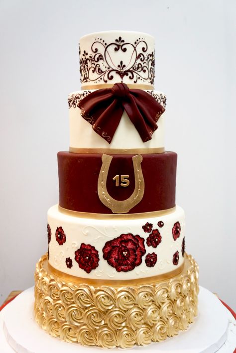 Xv Cakes Red And Gold, Burgundy Quince Cake, Quince Cakes Charro, Western Cake Ideas For Women, Charro Theme Cake, Quince Cakes Red, Red Quince Cake, Xv Cakes Ideas, Vaquero Quinceanera Theme