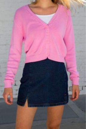 Cardigan Outfit Korean, Pink Cardigan Outfit, Cardigan Outfit Aesthetic, Thrift Store Outfits, Girly Fits, 90s Fashion Grunge, Outfit Korean, Black Denim Skirt, Cardigan Outfits