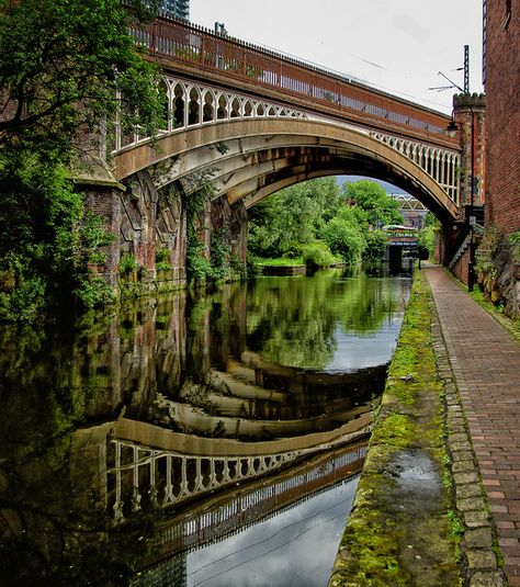 Nice scenery for music video, notorious location for media production in Manchester, it is close to my home, easy access. Croquis Architecture, Manchester England, A Bridge, England Travel, Pretty Places, Cardiff, Belfast, Places Around The World, Wonderful Places