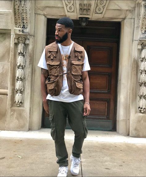 Utility Jacket Outfit Men, Mens Cargo Vest Outfit, Mens Utility Vest Outfit, Cargo Vest Outfit Men, Men Vest Outfits Casual Street Styles, Safari Outfit For Men, Fishing Vest Outfit Streetwear, Utility Vest With Cargo Pockets For Streetwear, Utility Vest Outfit Streetwear