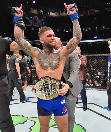 Cody No Love Garbrandt, Tom Hardy Warrior, Cody Garbrandt, Dad Pictures, Ufc Boxing, Legendary Pictures, Self Defense Martial Arts, Ultimate Fighter, Ufc Fighters