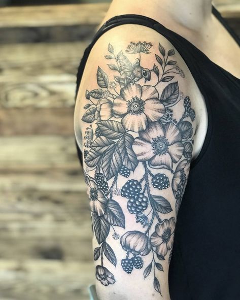 Pnw Botanical Tattoo, Blackberry Hip Tattoo, Pnw Wildflower Tattoo, Pnw Flower Tattoo, Pnw Inspired Tattoo, Blackberry Tattoo Sleeve, Blackberry Plant Tattoo, Forest Foliage Tattoo, Blackberry Tattoo Design