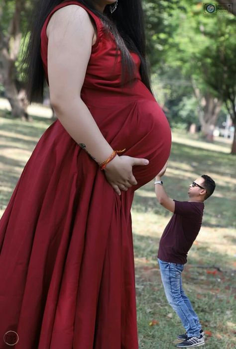 Mom To Be Photoshoot Photo Ideas, Om Pic, Mom To Be Photoshoot, Pregnant Shoot, Shower Shoot, Maternity Gown Photography, Baby Bump Photoshoot, Maternity Photography Poses Outdoors, Baby Bump Pictures