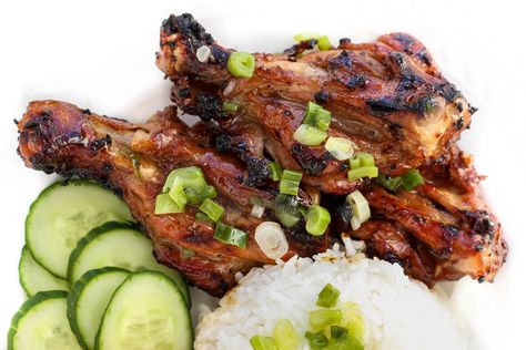 Vietnamese chicken recipe Vietnamese Grilled Chicken, Charbroiled Chicken, Vietnamese Recipes Chicken, Lemongrass Chicken Recipe, Ga Nuong, Chicken Porridge, Vietnamese Sandwich, Vietnamese Chicken, Potato Gravy