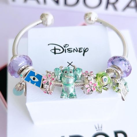 Disney Pandora, Pandora Bracelet Charms Ideas, Pandora Bracelet Designs, Pandora Collection, Disney 100, Pandora Disney, Jewelry Accessories Ideas, Pandora Bracelet Charms, Pandora Bracelets