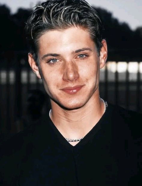 Jensen Ackles 90s, Young Jensen Ackles, Jesen Ackles, Jensen Ackles Supernatural, Jensen Ackles Jared Padalecki, Supernatural Dean Winchester, Winchester Supernatural, Jared And Jensen, Supernatural Dean