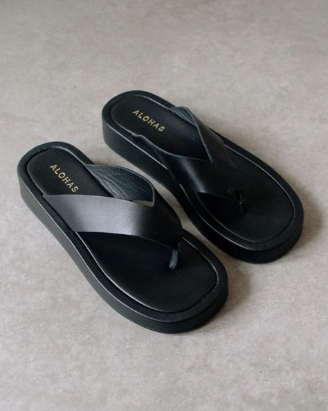 Flip Flop Aesthetic, Heeled Flip Flops, Black Sandals Flat, Platform Flip Flops, Sustainable Leather, Leather Sandals Flat, Black Leather Sandals, Womens Sandals Flat, Leather Care