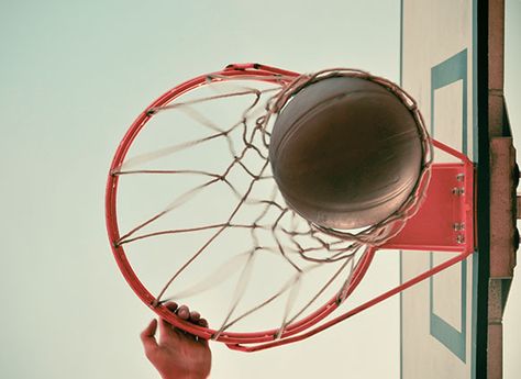 5 Deliberate Steps to Master a Skill | To improve at anything, you must push yourself beyond your comfort zone. When you put sustained effort toward improving your weaknesses, you will grow. Basketball Backboard, Mini Basketball Hoop, Bola Basket, Mini Basketballs, Basketball Is Life, Basketball Equipment, Basketball Hoops, Nba News, Basketball Hoop