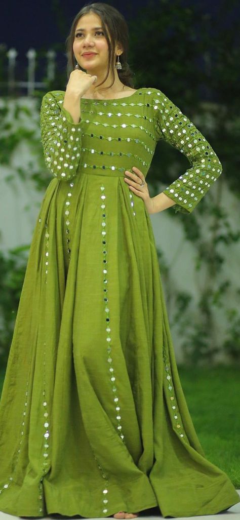 Green Suit Designs Indian Style, Long Frock Designs For Women, Isi Pakistan, Abla Work, Function Dresses, Long Frock Designs, Frock Fashion, Long Frock, Chic Maxi Dresses