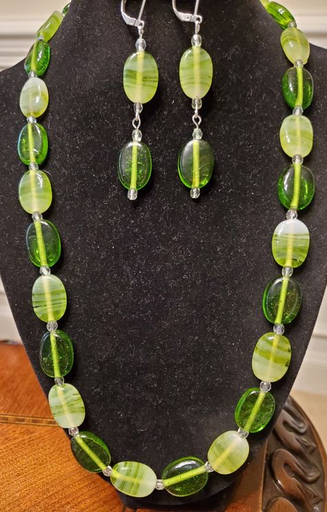 Vintage Repurposed, Jewelry Vintage, Green Glass, Lime Green, Necklace Set, Beading, Vintage Jewelry, Beaded Necklace, Pasta