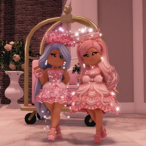 Royale High Aesthetic, Royale High Roblox Outfits, Royale High, A Photo, Instagram Profile, On Instagram, Beauty, Instagram