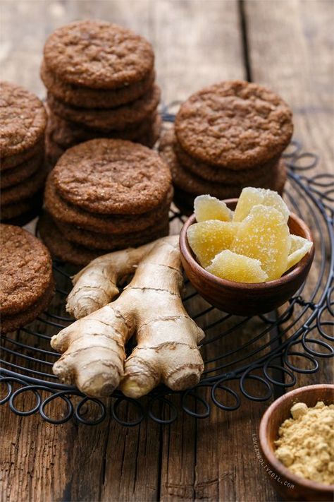 Triple Ginger Snap Cookies with THREE kinds of ginger: fresh, ground, and crystallized. Soft Gingersnaps, Ginger Snaps Recipe, Crispy Cookies, Cookies Easy, Ginger Snap Cookies, Ginger Snap, Ginger Cookies, Ginger Root, Snickerdoodles