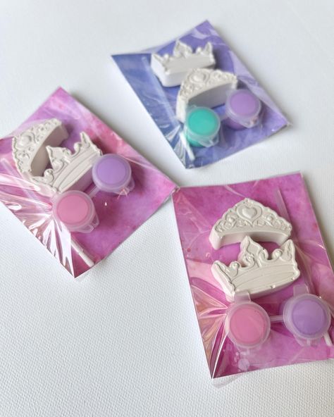 Princess party favors 👑 #etsybusiness #shopsmall #partyfavors #kidscrafts #kidscraftco Paint Party Favors, Princess Party Activities, Disney Princess Party Favors, Princess Birthday Party Favors, Princess Party Favor, Golden Princess, Princess Crowns, Princess Parties, Princess Party Favors