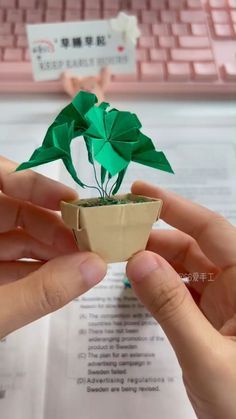 Creative Origami, Cute Origami, Paper Craft Videos, Origami Patterns, Folding Origami, Instruções Origami, Seni Dan Kraf, Origami Paper Art, Easy Paper Crafts Diy