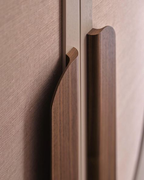 Flack Studio, Walnut Timber, Door Handle Design, Handleless Kitchen, Wardrobe Door Designs, Joinery Details, Furniture Details Design, Wardrobe Interior Design, Door Glass Design