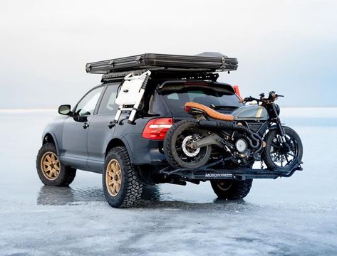 MotoTote on Instagram: “Porsche Cayenne camper hauling a custom Ducati Scrambler at the Bonneville Salt Flats. 📸 @jackelfox #mototote #motototecarrier…” Porsche Cayenne Safari, Porsche Offroad, Custom Ducati, Yamaha Fz 07, Motorcycle Carrier, Jeep Mods, Cayenne Turbo, Bonneville Salt Flats, Yamaha Fz