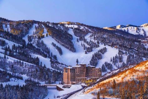 Top 15 of the most romantic hotels in Utah - GlobalGrasshopper Utah Resorts, Deer Valley Resort, Ski Hotel, Luxury Resort Hotels, Best Ski Resorts, Romantic Hotel, Deer Valley, Vacation Deals, Romantic Vacations