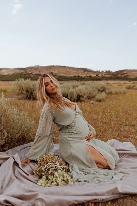 0I5A7261 Outside Maternity Pictures Spring, Fairy Maternity Photoshoot, Dreamy Maternity Photography, Maternity Photography Solo, Boho Pregnancy Photoshoot, Summer Pregnancy Photoshoot, Solo Maternity Shoot, Maternity Pictures Spring, Maternity Photography Summer