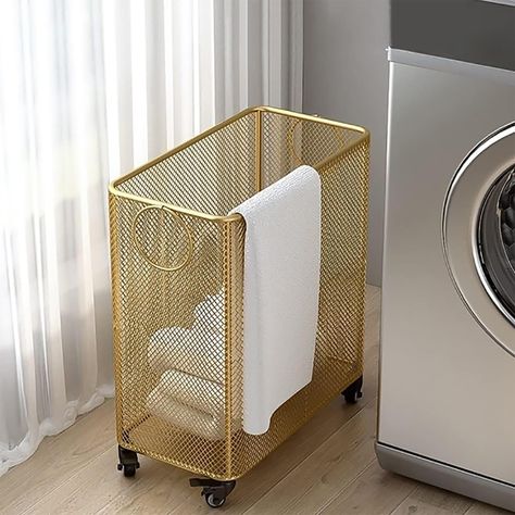 Folding laundry basket