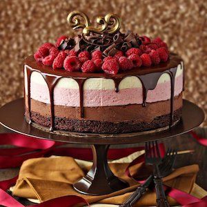 Make a decadent cake for your sweetheart on Valentine's Day to go with your romantic dinner. From valentine's day cake decorating ideas to heart shaped cakes, there are plenty of valentine’s day desserts to choose from. Chocolate Raspberry Mousse, Chocolate Raspberry Mousse Cake, Raspberry Mousse Cake, Mousse Dolce, Raspberry Mousse, Chocolate Mousse Cake, British Baking, Köstliche Desserts, Mousse Cake