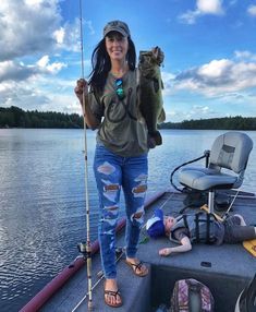 Country Girls Fishing  Country Girls Fishing Girls Fishing, Fishing Ideas, Fishing 101, Bass Fishing Tips, Fishing Pictures, Salmon Fish, Women Ideas, Fishing Videos, Salmon Fishing