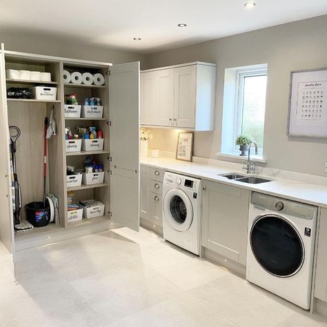 Big Utility Room, Garage To Utility Conversion, L Shape Utility Room Ideas, Utility Room No Windows, Utility Entrance Room, Large Utility Room Ideas Layout, Dream Utility Room, Utility And Boot Room Ideas, Garage Utility Room Ideas