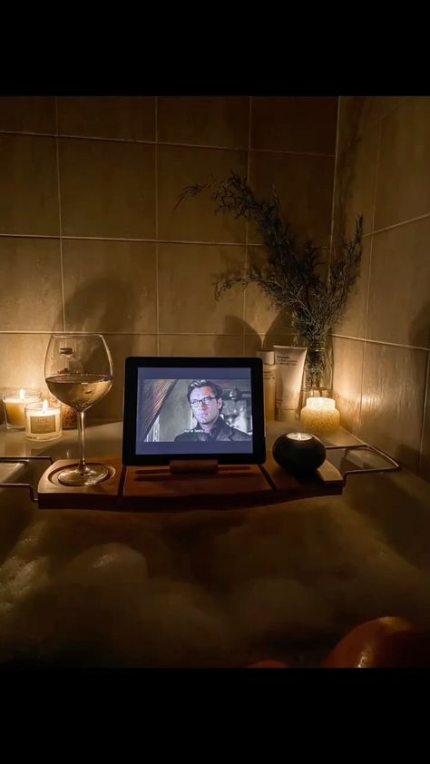 Taking Bath Aesthetic, Bath Aesthetic Girl, Aesthetic Baths, Bath Time Aesthetic, Bathtub Goals, Bath Tub Aesthetic, Candlelit Bath, Mid 30s, Cozy Bath