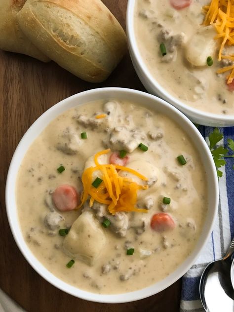 Instant Pot Cheesy Hamburger Soup is a quick & cozy cold-weather version of cheeseburgers on the grill in summer. Shhh, you can sneak extra veggies in too! #soup #instantpot Soup Cheeseburger, Cheeseburger Recipes, Cheeseburger Soup Crockpot, Hamburger Potato Soup, Soup Instant Pot, Bacon Cheeseburger Soup, Cheese Burger Soup Recipes, Leftover Chicken Recipes, Hamburger Soup