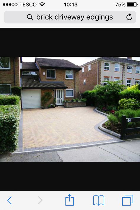 Two Car Driveway Ideas, Block Driveway Ideas, Small Driveway Ideas Uk, Bungalow Driveway, Double Driveway Ideas, Small Driveway Ideas Parking, Small Driveway Ideas, Paved Gardens, Interlock Driveway