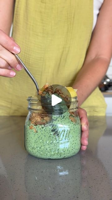 Kirsten Kaminski on Instagram: "MATCHA PROTEIN CHIA PUDDING 🍵💚 turns out the secret to the creamiest chia pudding is… tofu? 

If you’re looking for a high-protein breakfast option but don’t like to mess with protein powders, this is an amazing way to get in all the nutrients while basically eating dessert (but healthy) 💪🏼

Comment ‘matcha’ and I’ll DM you the recipe straight to your inbox! 

#matcha #chiapudding #vegan #plantbased #easyrecipes #mealprep #highprotein #mealprepping #healthyrecipes #healthyfood" Protein Chia Pudding, Tofu Recipes Healthy, Protein Powders, Fit Food, High Protein Breakfast, Protein Breakfast, Breakfast Options, Tofu Recipes, Chia Pudding