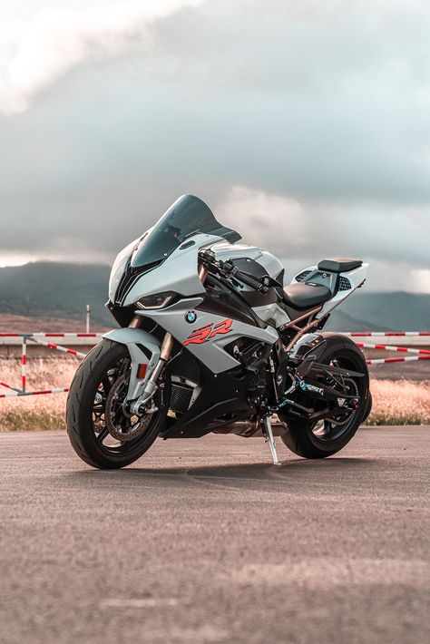 Bmw Sr1000 Rr, Pov Photography, Bmw Bike, Suzuki Swift Sport, Image Moto, M Power, Bmw S 1000 Rr, Bmw Motors, Futuristic Motorcycle