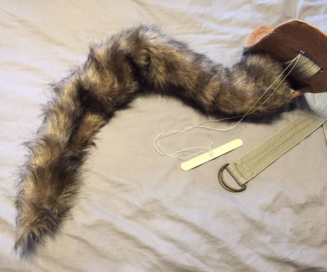 Cosplay Squirrel Tail Diy Skunk Tail Costume, Squirrel Costume, Squirrel Tail, Easy Diy Costumes, Squirrel Girl, Flying Squirrel, A Squirrel, Diy Halloween Costumes, Elastic Hair Bands