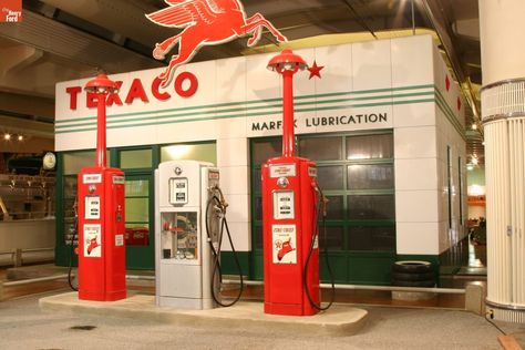 Texaco Service Station, circa 1960 - The Henry Ford Texaco Gas Station, 70s Gas Station, 711 Gas Station, Old Gas Stations Vintage, Sheetz Gas Station, Vintage Oil Cans, Henry Ford Museum, Vintage Gas Pumps, Old Gas Stations