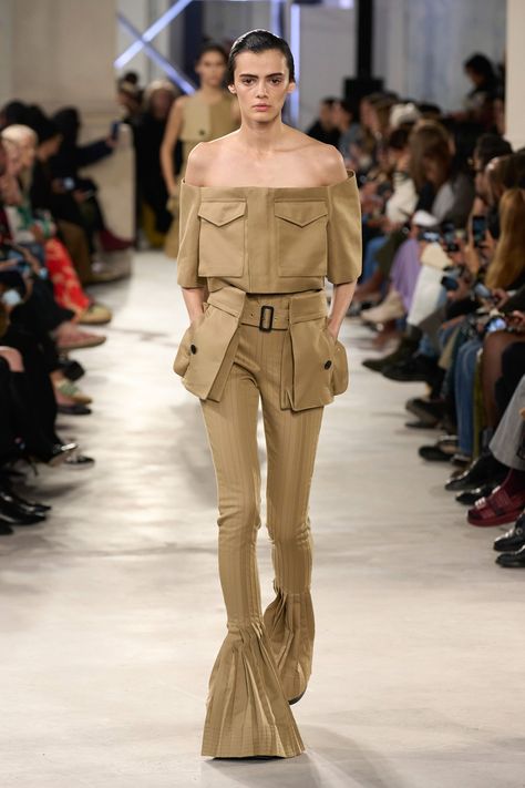 Claire Mccardell, Spring 2023 Ready To Wear, Bonnie Cashin, 2023 Ready To Wear, Fashion Aesthetics, Miuccia Prada, Runway Trends, Career Wear, Spring Fashion Trends