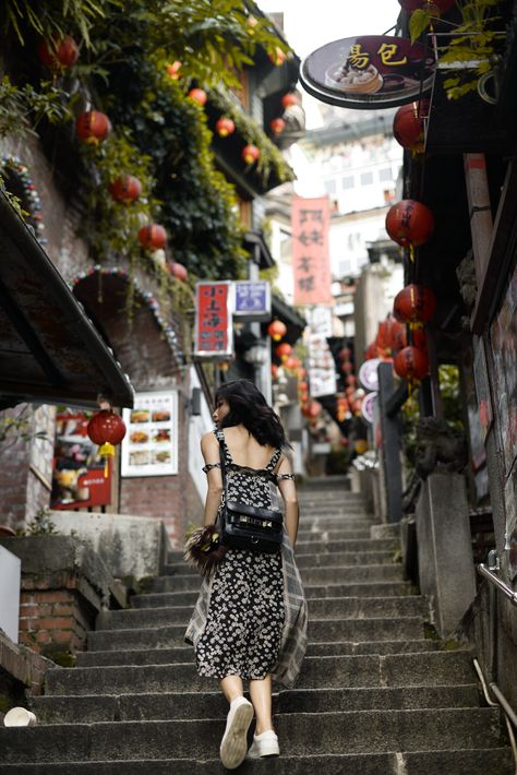 Taipei Travels, Jiufen, Jiufen Old Street, Spirited Away In Real Life, Jiufen Photos, Photos that will make you want to visit Jiufen right away, Taiwan's Jiufen, / Jiufen, Taiwan / A Real Life Spirited Away / FOREVERVANNY Taiwan Aesthetic Photos, Taiwan Street Photography, Taipei Photo Ideas, Jiufen Old Street, Taiwan Street Fashion, Travel Poses Ideas, Travel Photos Ideas, Taiwan Aesthetic, Jiufen Taiwan