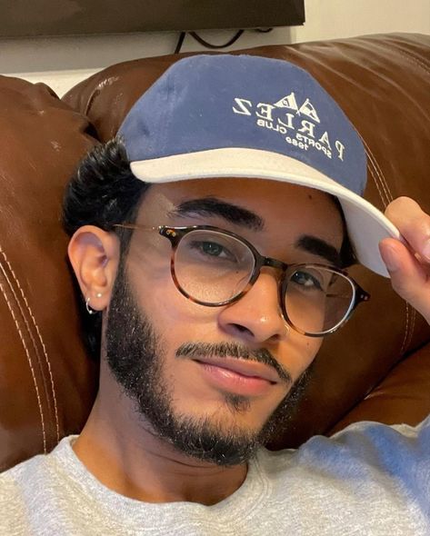 Black Guy With Glasses Aesthetic, Mixed Guys With Glasses, Mens Glasses Aesthetic, Black Man Glasses Aesthetic, Man Glasses Aesthetic, Man With Glasses Aesthetic, Men With Glasses Attractive, Black Guy With Glasses, Glasses On Men