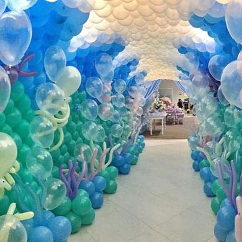 Under The Sea Decorations, Sea Party Ideas, Ocean Birthday Party, Mermaid Birthday Party Decorations, Ocean Birthday, Sea Baby Shower, Sea Birthday Party, Mermaid Theme Party, Diy Balloon Decorations