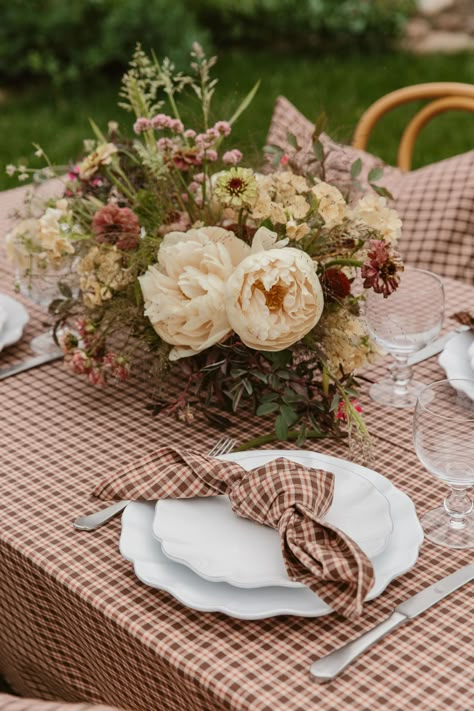 Gingham Table Decor, Long Narrow Dining Room, Narrow Dining Room, Fall Bridal Party, Eat Love Pray, Boho Glam Wedding, Table Settings Tips, Table Settings Wedding, Summer Tablescapes