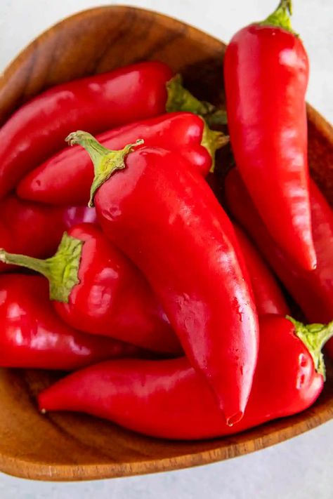 Fresno Pepper - Much Like a Jalapeno Fresno Peppers Recipes, Fresno Chili Peppers Recipes, Fresno Chili Peppers, Types Of Chili, Types Of Chili Peppers, Datil Pepper, Fresno Peppers, Fresno Chili, Jalapeno Chili