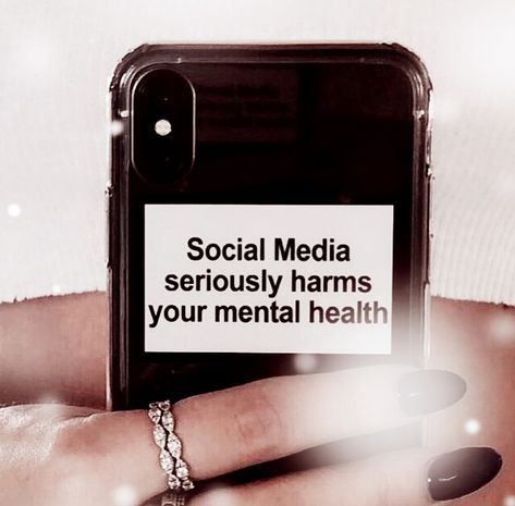 social media seriously harms your mental health Detox Aesthetic, Prayers For My Husband, Health Post, Prayer For Family, Online Privacy, Warning Labels, Boss Quotes, Comparing Yourself To Others, Lucid Dreaming