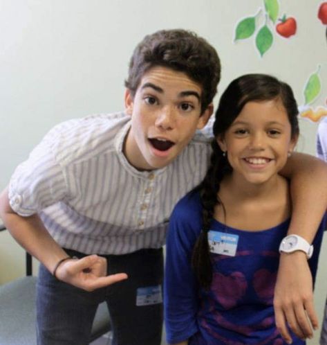 Cameron Boyce Girlfriend, Cameron Boyce Descendants, Old Disney Channel Shows, Cameron Boys, Disney Jessie, Disney Descendants Movie, Old Disney Channel, Disney Channel Shows, Cameron Boyce