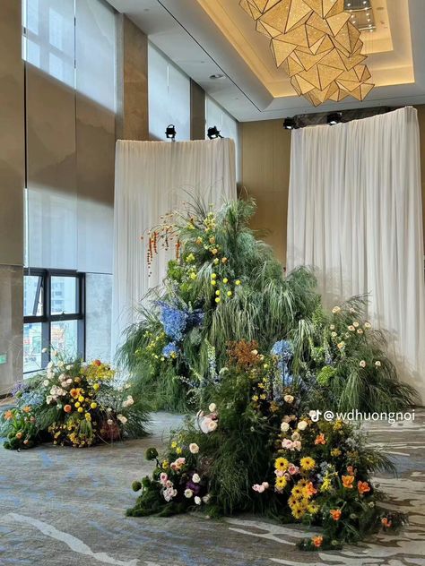 Malay Wedding, Luxury Wedding Decor, Wedding Planning Decor, Event Backdrop, Wedding Inside, Engagement Decorations, Dream Engagement, Wedding Background, Wedding Aisle