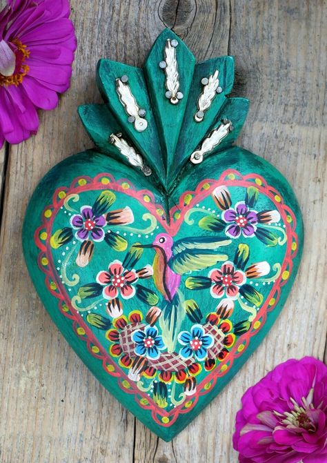 Heart Wood Hand Painted Hummingbird Milagros Handmade Pátzcuaro Mexican Folk Art Mexican Folk Art Decor Diy, Mexican Folk Art Painting Vintage, Mexican Folk Art Decor, Mexican Style Decor, Mexican Folk Art Painting, Latin Art, Gif Ideas, Folk Flowers, Heart Wood