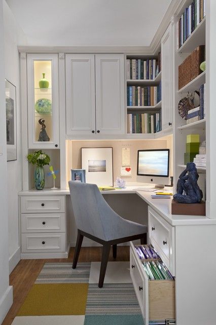 Cubbies Mudroom, Bar In Casa, Interior Design Per La Casa, Small Space Office, Corporate Office Design, Cozy Home Office, Small Home Offices, Office Nook, Lateral File