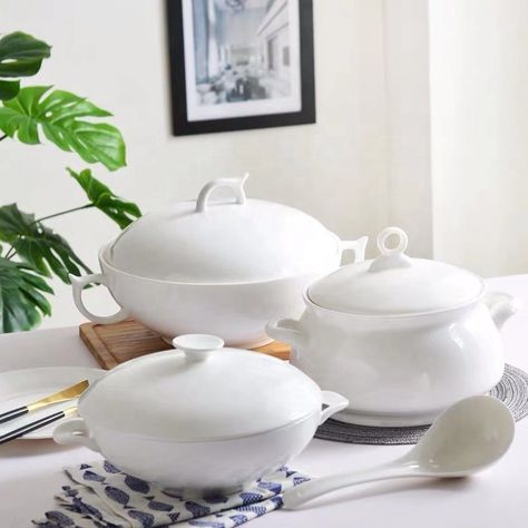 Penyimpanan Makeup, Kitchen Decor Collections, Serving Bowls With Lids, Fine Dinnerware, Serving Bowl Set, Modern Kitchen Interiors, Soup Tureen, Furniture Design Living Room, Plate Decor