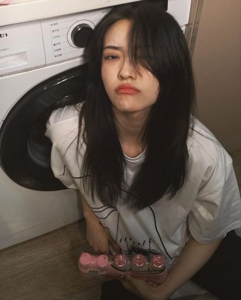 Jane Wang, Yg Trainee, Human Poses, Mirror Selfie, Human