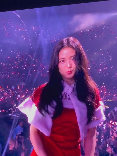 Jisoo Christmas, Blackpink Christmas, Blackpink Tour, Kpop Christmas, Christmas Concert, Jisoo Blackpink, Kim Jisoo, Christmas Outfit, My Girl