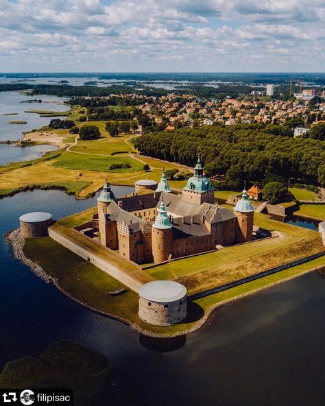 Kalmar Castle in Sweden - a castle where the Kalmar Union was signed between Norway, Sweden and Denmark in the 14th century. The kingdoms… Kalmar Union, Sweden And Denmark, Castle In The Sky, A Castle, Weird And Wonderful, 14th Century, Scandinavia, Cali, Norway