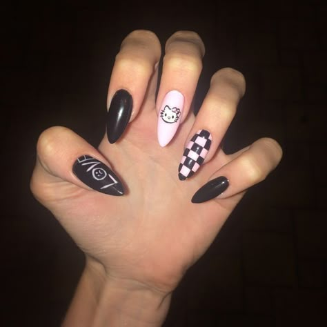 Lil Peep Nails Nails Gothic, Natural Nail Art, Punk Nails, Edgy Nails, Goth Nails, Nails Aesthetic, Grunge Nails, Nails Tumblr, Gothic Grunge