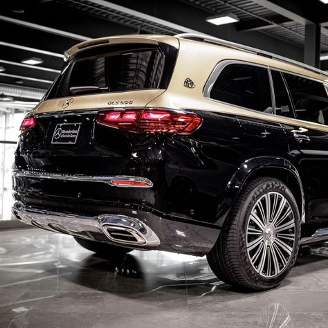 A 2024 Mercedes-Maybach GLS 600 SUV wrapped in MANUFAKTUR Obsidian Black and Kalahari Gold Metallic is a different type of flex. 💰 . . #MBRVC #MercedesBenz #Mercedes #Benz #MercedesMaybach #Maybach #GLS600 #GLS #MANUFAKTUR #Nappa #Obsidian #Kalahari #Executive #LuxurySUV #RockvilleCentre #Nassau #LongIsland #NewYork Mercedes Maybach, Different Types, Luxury Suv, Gold Metal, Mercedes Benz, Suv, Black